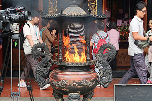 蘇揆被罵「不要臉」稱不在意  柯P再酸：再講我就問候保安宮