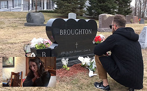 男友下跪在一座墓碑前　女友當場哭成淚人兒