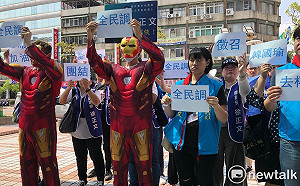 韓粉再赴黨中央籲徵召韓國瑜  青年代表反對韓「黃袍加身」