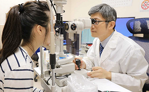 近視族注意！視線看到「蜘蛛網或小黑點」拖延就醫恐失明