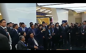 馬哈地訪中首項行程參觀華為 任正非親自接待