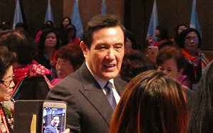 郭台銘指「後宮不要干政」  馬英九：在家對太太非常尊重　　