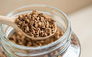 即溶咖啡變顆粒了  這樣還能即溶嗎？