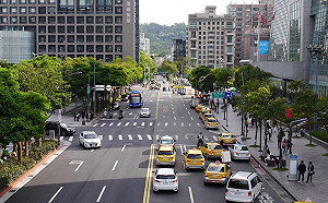 坐得起卻不敢搭！日本人曝小黃「4大驚嚇點」寧苦等公車