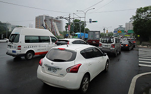 林口南下A出口新制上路…仍大塞車　新北建議桃園做調整