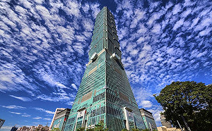 台北101垂直馬拉松明開跑 「向自己下戰帖」滴妹也參賽