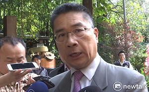 耍官威？徐國勇喊冤：自己抓蛇開車送消防隊 全程未下車