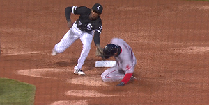 林子偉盜壘傷退 左膝痠痛需進一步檢查