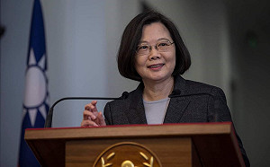 LINE好友超過40萬  蔡總統守承諾開箱讀稿機