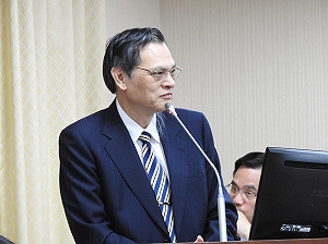 陳明通：初次掌握有10萬人左右領取居住證