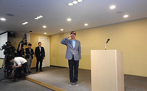 林濁水問郭台銘：當選要恢復替代率超過百分之百的退休給付嗎？