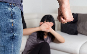 影／恐怖情人無視保護令　被害者如何自保？