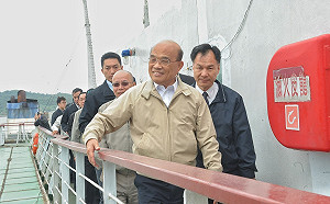 蘇貞昌核定新台馬輪 同步改善馬祖海陸空交通幫助觀光業