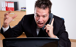 這不是開玩笑！研究發現：職場上和蠢人共事易得心臟病