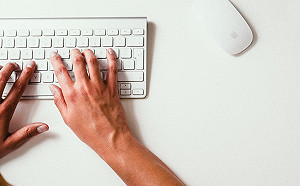 平板、手機族未當媽先得「媽媽手」！專家這2招可舒緩