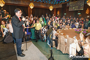 陳水扁今出席北社募款、簽書 中監重提「4不」准了