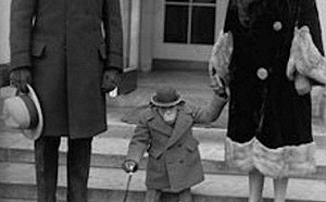 推特貼黑猩猩穿衣照諷英王室寶寶  BBC主持人遭開除