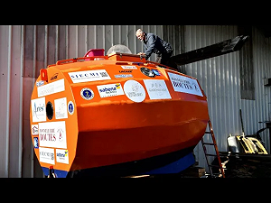 94狂！漂流4個月 法72歲老翁成功乘木桶橫越大西洋