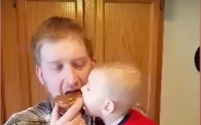 (影) 原來帶小孩這麼累  請過育嬰假的西班牙爸爸們 不想再生下一胎