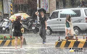 快訊／對流雲系發展旺盛　3縣市今晚起發布大雨特報