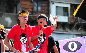 邱萬興圖輯》學生是社會先知！那一年「我們反旺中」