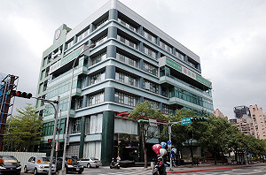 南港「郵局長照中心」正式啟動！預計今年底上路