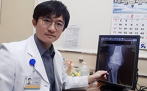 韌帶受傷硬拖　膝軟骨磨到快不見「差點終身坐輪椅」