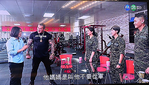 館長主持莒光園地  一句粗話也沒飆