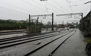 豪雨狂炸淹過軌面！台鐵北湖＝湖口雙線暫不通