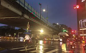 外出注意！南投、嘉義發布大豪雨特報 全台19縣市防大雨