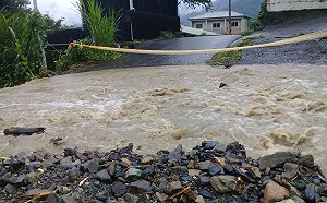 南投部分路段封閉　落石坍方、 土石流災情嚴重