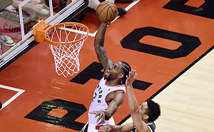 NBA／字母哥犯滿離場　雷納德狂砍36分助暴龍在2OT取勝(影)