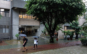 鋒面南移大雨狂炸！中部以南這三縣市要慎防淹水