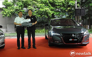 新北獲捐2輛智慧新偵防車 侯友宜：不准挪為座車