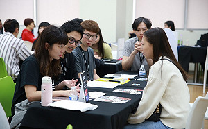 網紅經濟夯！ 新鮮人求職夢幻志願　外拍模特、網美上榜