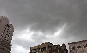 外出帶傘！各地變天有雨 北台灣轉濕涼