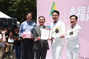 曾遭認為中邪　男同志今修成正果：父母的愛是默默支持