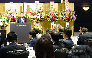 柯文哲：韓國瑜現在政治100分經濟0分