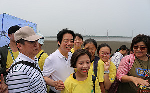 陳菊找李登輝出面調解「英德之爭」？賴清德：按制度走最好