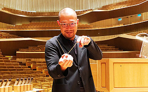 衛武營管風琴故障20分完修　台灣經驗讓卡麥隆驚豔