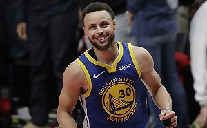 NBA/養傷期間只能作壁上觀 柯瑞怨:生涯最艱難的事(影)