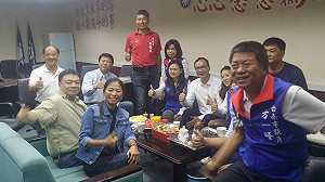 朱立倫：我提基本薪資三萬  蔡英文三年後終拿香跟拜