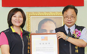 接替父親遺志 中市國光里長陳雅惠今就職