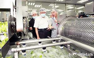 有機農業促進法上路首日　柯文哲參訪桃市產銷作業