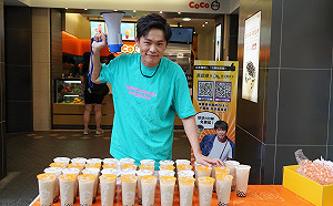 電競人94願賭服輸！黃鐙輝西門町親發百杯珍奶