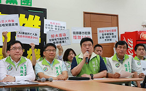 訴求「韓國瑜辭市長離開高雄」民進黨議員公布10大罪、給20分