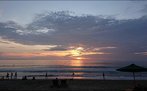 「聽，市民的哭音」 呂秋遠改寫歌詞嘲諷韓國瑜