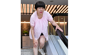 久站磨膝痛到不敢出門！關節放「這個」讓她重拾行動力