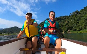 郭董應景划龍舟 允過初選就跳小碧潭