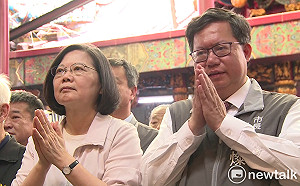 蔡英文走訪桃園3廟參香 籲支持者「記得替蔡英文顧電話」